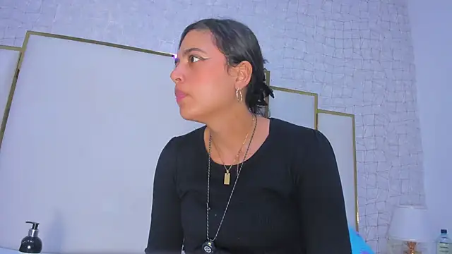 thalia888  online show from February 1, 7:12 pm