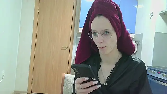 Lucy Divine online show from December 18, 9:54 pm