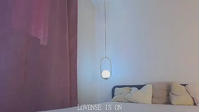 BritniBers online show from February 3, 6:40 am