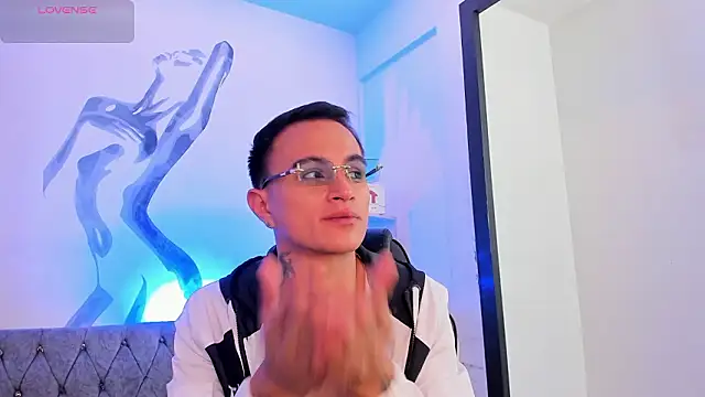 LiamDeep online show from March 10, 1:54 am