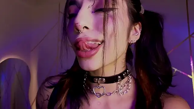 Hollyxx  online show from February 4, 11:31 pm