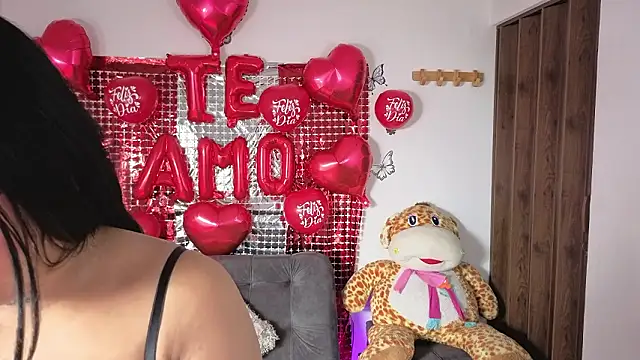 Snapshot of Candy_Chloe02 chatting on February 14, 11:18 am Candy Chloe02 online show from February 14, 11:18 am