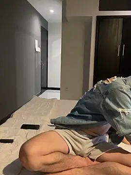 Snapshot of anhkiet_huang chatting on October 18, 3:13 pm anhkiet huang online show from October 18, 3:13 pm