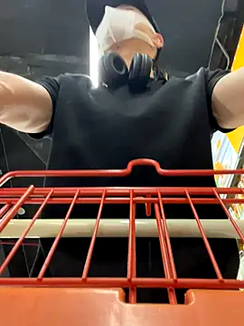 Snapshot of anhkiet_huang chatting on December 1, 1:38 pm anhkiet huang online show from December 1, 1:38 pm