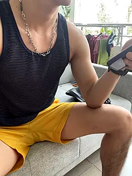 Snapshot of anhkiet_huang chatting on December 5, 6:00 am anhkiet huang online show from December 5, 6:00 am