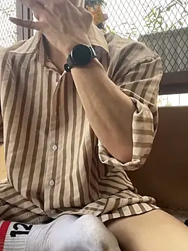 Snapshot of anhkiet_huang chatting on December 18, 7:47 am anhkiet huang online show from December 18, 7:47 am