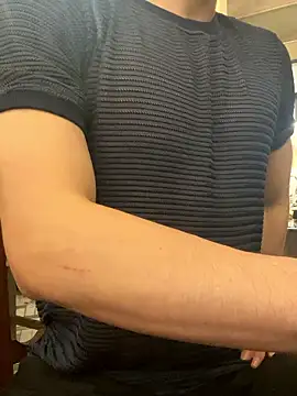 Snapshot of anhkiet_huang chatting on January 19, 3:38 pm anhkiet huang online show from January 19, 3:38 pm