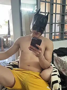 Snapshot of anhkiet_huang chatting on February 8, 9:56 am anhkiet huang online show from February 8, 9:56 am