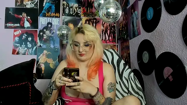 Avril Maria online show from March 21, 10:57 pm