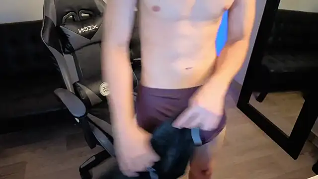 onlinenico online show from March 6, 9:55 pm