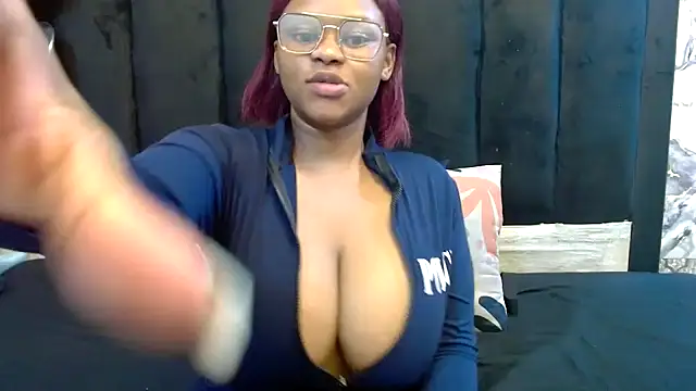 SexyBaddieXXX online show from June 30, 11:50 pm