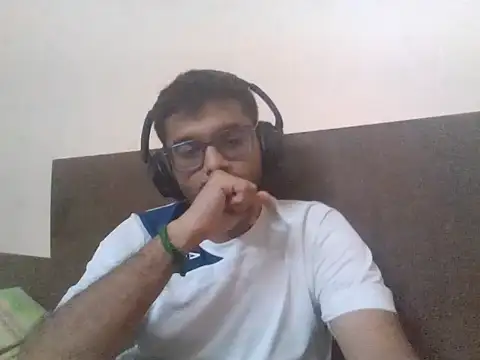 Snapshot of GOJO_1 chatting on October 27, 2:21 pm GOJO 1 online show from October 27, 2:21 pm