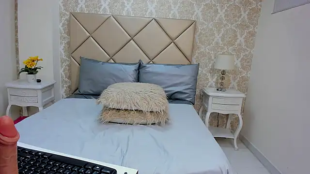 Snapshot of Natashanaughty chatting on February 11, 12:48 am Natashanaughty online show from February 11, 12:48 am