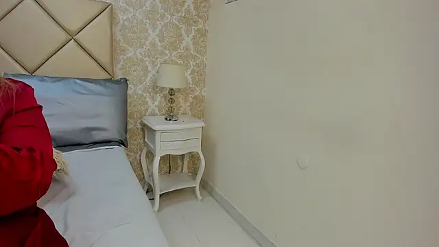 Snapshot of Natashanaughty chatting on February 18, 11:55 pm Natashanaughty online show from February 18, 11:55 pm