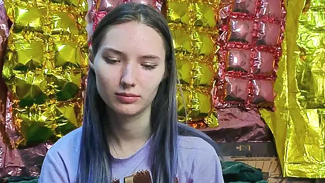  kikiclark   online show from April 4, 7:22 pm