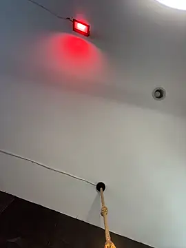 Juanita-Diaz online show from February 8, 8:34 pm