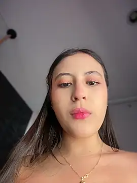 Juanita-Diaz online show from July 19, 8:45 pm