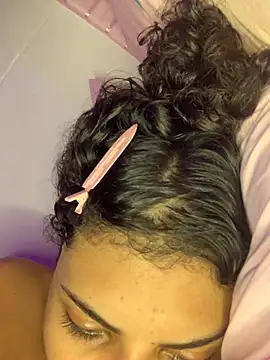 luluzinhax online show from February 21, 3:29 am