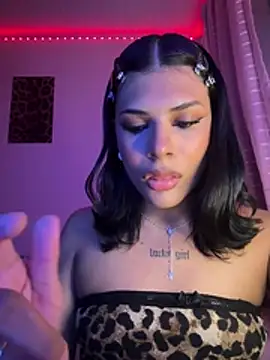 luluzinhax online show from July 24, 1:47 am