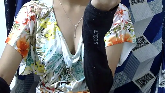 Riva arora01 online show from May 31, 12:56 pm