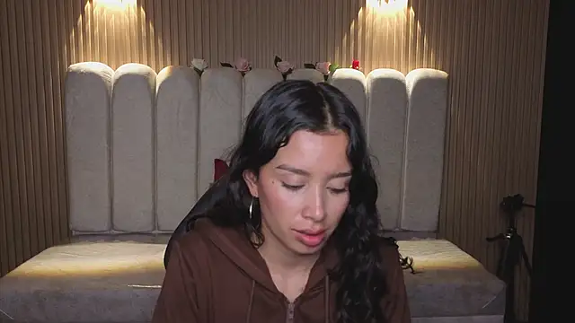  Mia Evans 1 online show from March 6, 7:32 pm