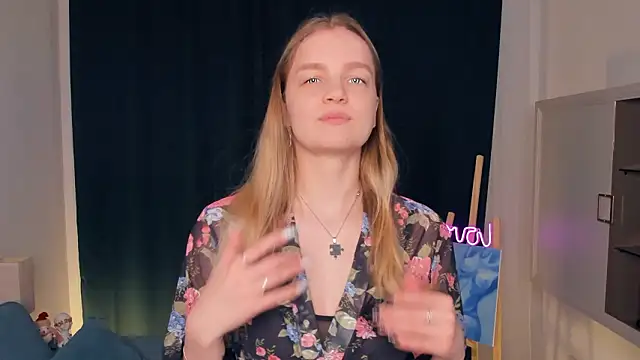 KerenFurguson online show from February 5, 8:02 pm