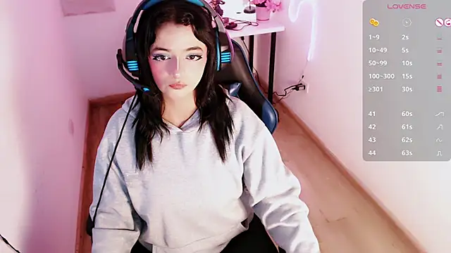 Lunyhose online show from March 17, 8:01 pm