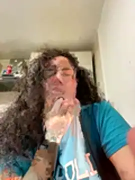 napoletanacagna online show from April 10, 4:23 pm