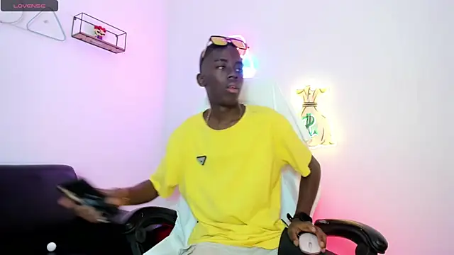 Snapshot of Alan_blacke chatting on October 30, 7:47 pm Alan blacke online show from October 30, 7:47 pm