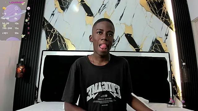 Snapshot of Alan_blacke chatting on November 1, 7:49 pm Alan blacke online show from November 1, 7:49 pm