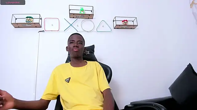 Snapshot of Alan_blacke chatting on December 17, 8:04 pm Alan blacke online show from December 17, 8:04 pm