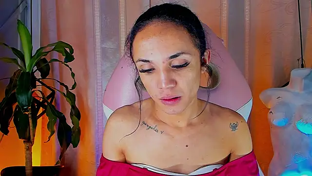 Snapshot of Cristal_Gem1 chatting on June 13, 2:15 pm Cristal Gem1 online show from June 13, 2:15 pm