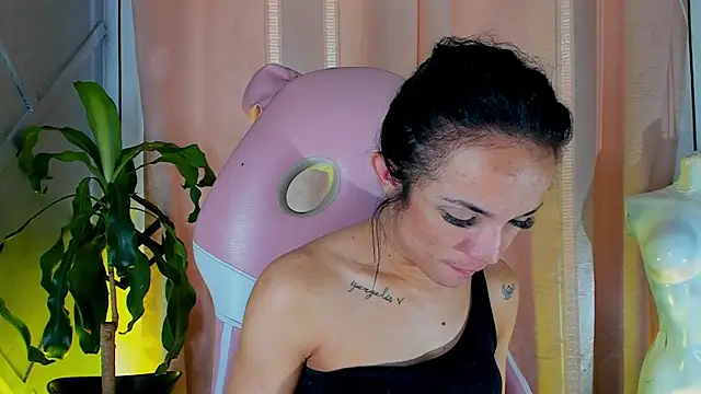 Snapshot of Cristal_Gem1 chatting on June 22, 2:03 pm Cristal Gem1 online show from June 22, 2:03 pm