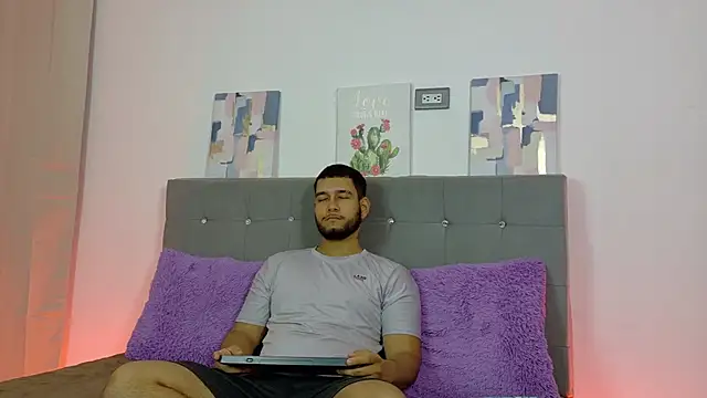 Snapshot of chatting on July 11, 12:30 pm online show from July 11, 12:30 pm