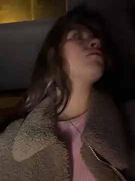 Snapshot of Mimiumuy chatting on December 21, 2:24 pm Mimiumuy online show from December 21, 2:24 pm