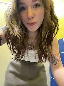 Snapshot of Mimiumuy chatting on December 22, 11:51 am Mimiumuy online show from December 22, 11:51 am