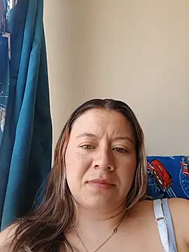 Snapshot of Hannah-colx chatting on July 6, 3:14 pm Hannah-colx online show from July 6, 3:14 pm