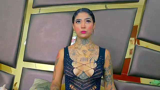 Snapshot of EmilieLake chatting on December 1, 9:09 pm EmilieLake online show from December 1, 9:09 pm