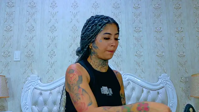 Snapshot of EmilieLake chatting on February 11, 2:22 pm EmilieLake online show from February 11, 2:22 pm