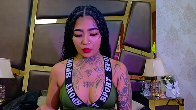 Snapshot of EmilieLake chatting on February 23, 7:22 pm EmilieLake online show from February 23, 7:22 pm