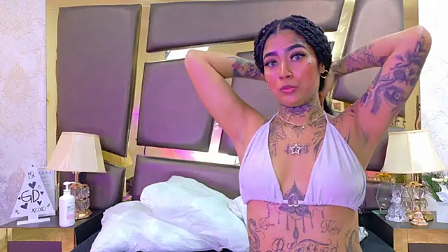 Snapshot of EmilieLake chatting on February 26, 7:35 pm EmilieLake online show from February 26, 7:35 pm