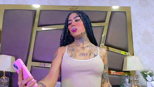 Snapshot of EmilieLake chatting on March 2, 3:08 pm EmilieLake online show from March 2, 3:08 pm