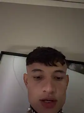 Snapshot of DavisFirb chatting on December 18, 9:21 pm DavisFirb online show from December 18, 9:21 pm