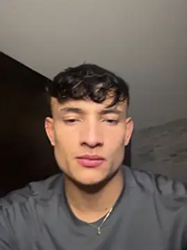 Snapshot of DavisFirb chatting on February 10, 2:15 am DavisFirb online show from February 10, 2:15 am