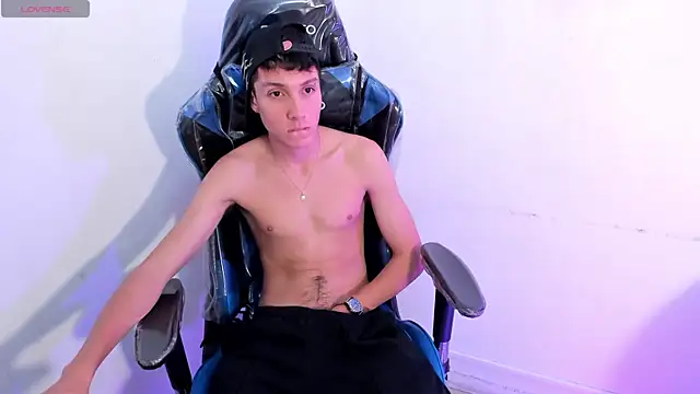 LittleDanny  online show from February 11, 9:09 pm