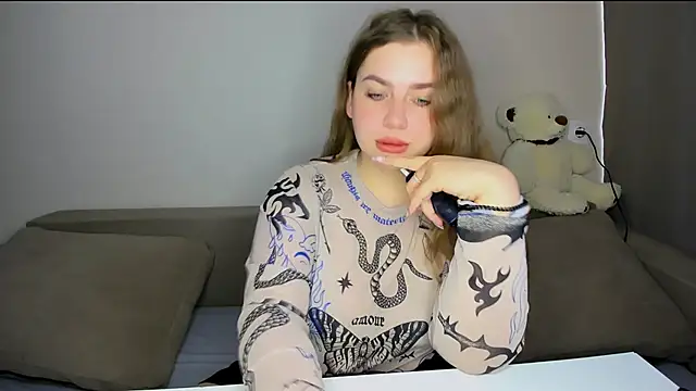 Snapshot of yourgem__ chatting on May 1, 3:00 am yourgem online show from May 1, 3:00 am