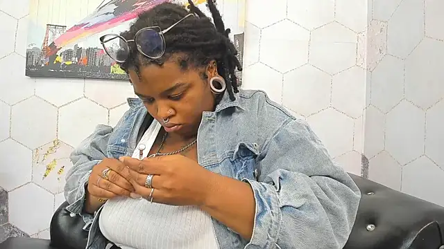 Snapshot of Anaa_Fuentess chatting on December 15, 11:47 am Anaa Fuentess online show from December 15, 11:47 am