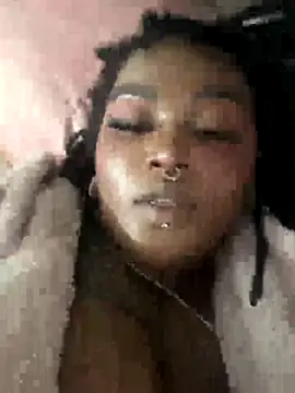 Snapshot of Anaa_Fuentess chatting on December 21, 11:45 pm Anaa Fuentess online show from December 21, 11:45 pm