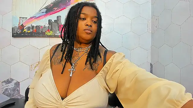 Snapshot of Anaa_Fuentess chatting on February 13, 11:39 am Anaa Fuentess online show from February 13, 11:39 am