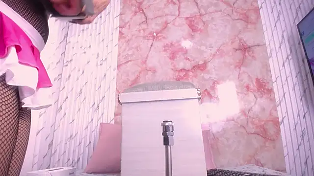 Georgina Astor online show from November 18, 4:17 am